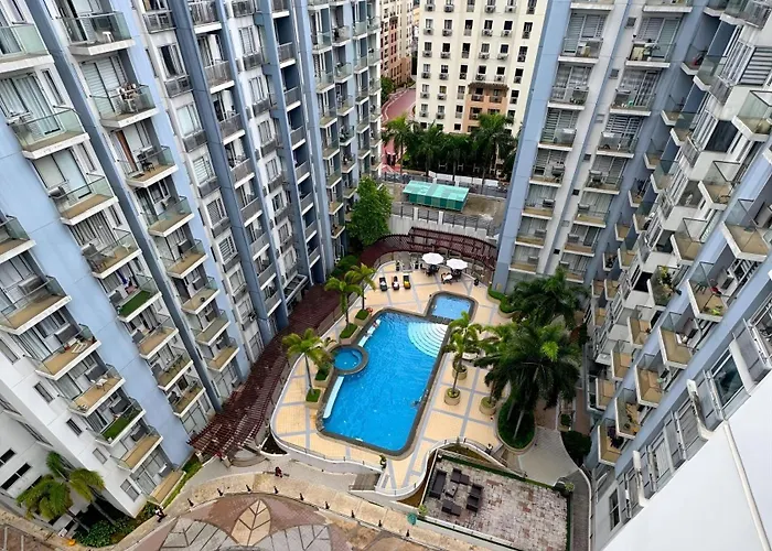 Elegant With Balcony L Free Wifi And Netflix I Across Naia T3 Airport
