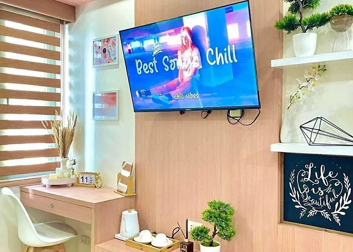 Elegant With Balcony L Free Wifi And Netflix I Across Naia T3 Airport *