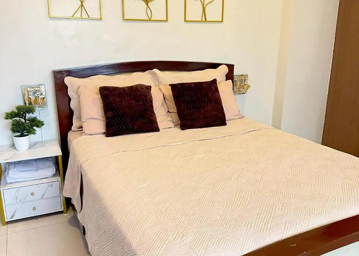 Apartamento Elegant With Balcony L Free Wifi And Netflix I Across Naia T3 Airport *
